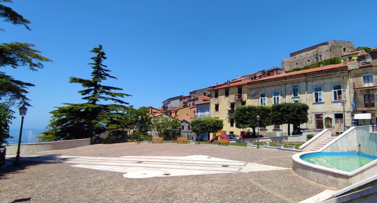 Postiglione, il 21 luglio conferimento cittadinanze onorarie: tra i premiati Antonio Tajani e Alessandro Pansa