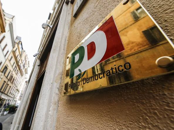 Don Patriciello, Il Pd prende le distanze da De Luca